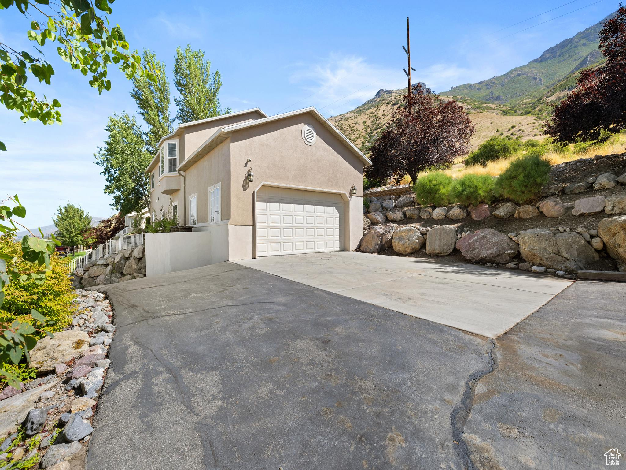 EAGLES VIEW - Residential