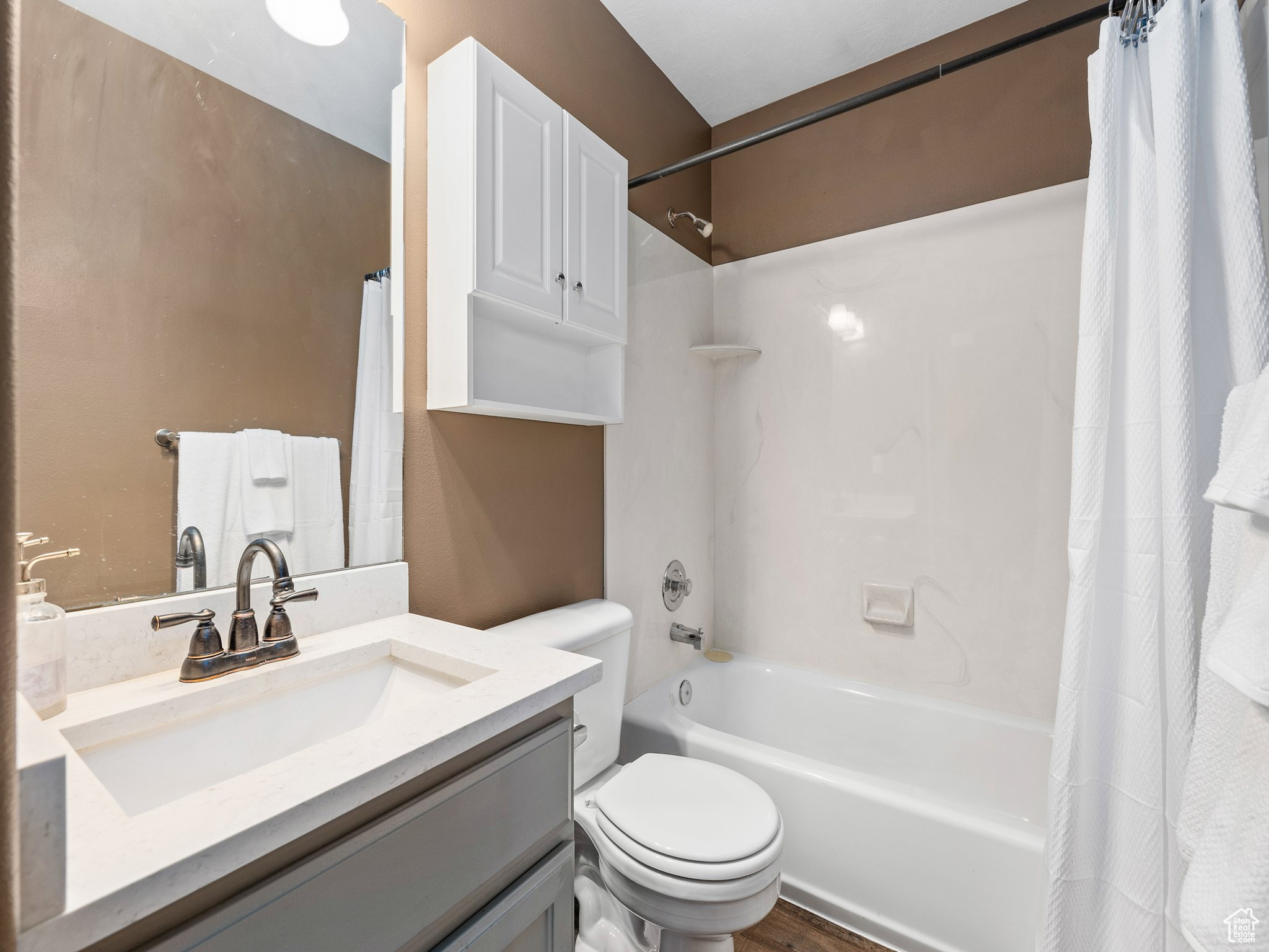 EAGLES VIEW - Residential