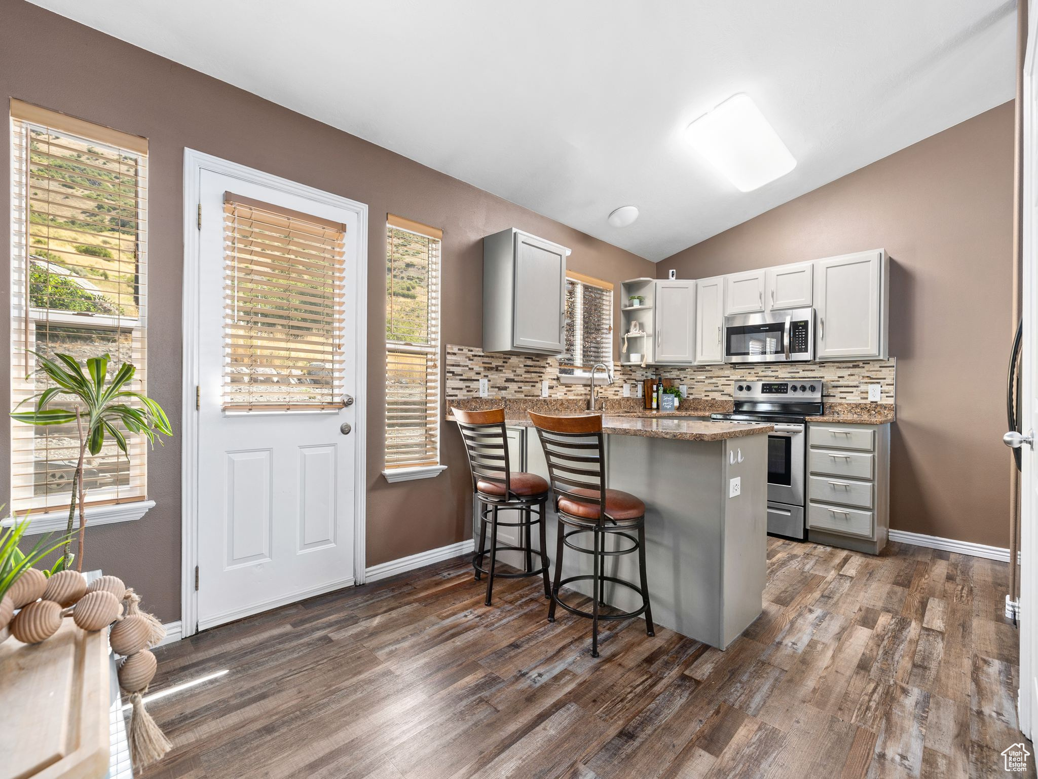 EAGLES VIEW - Residential