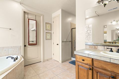 Tiny photo for 1530 S SOUTHERN TRAILS CIR, Washington, UT 84780 (MLS # 2161019)