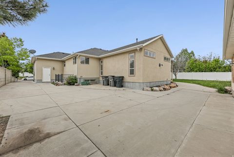 Tiny photo for 3674 W ELK VALLEY LN, South Jordan, UT 84009 (MLS # 2158888)