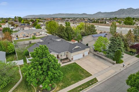 Tiny photo for 3674 W ELK VALLEY LN, South Jordan, UT 84009 (MLS # 2158888)