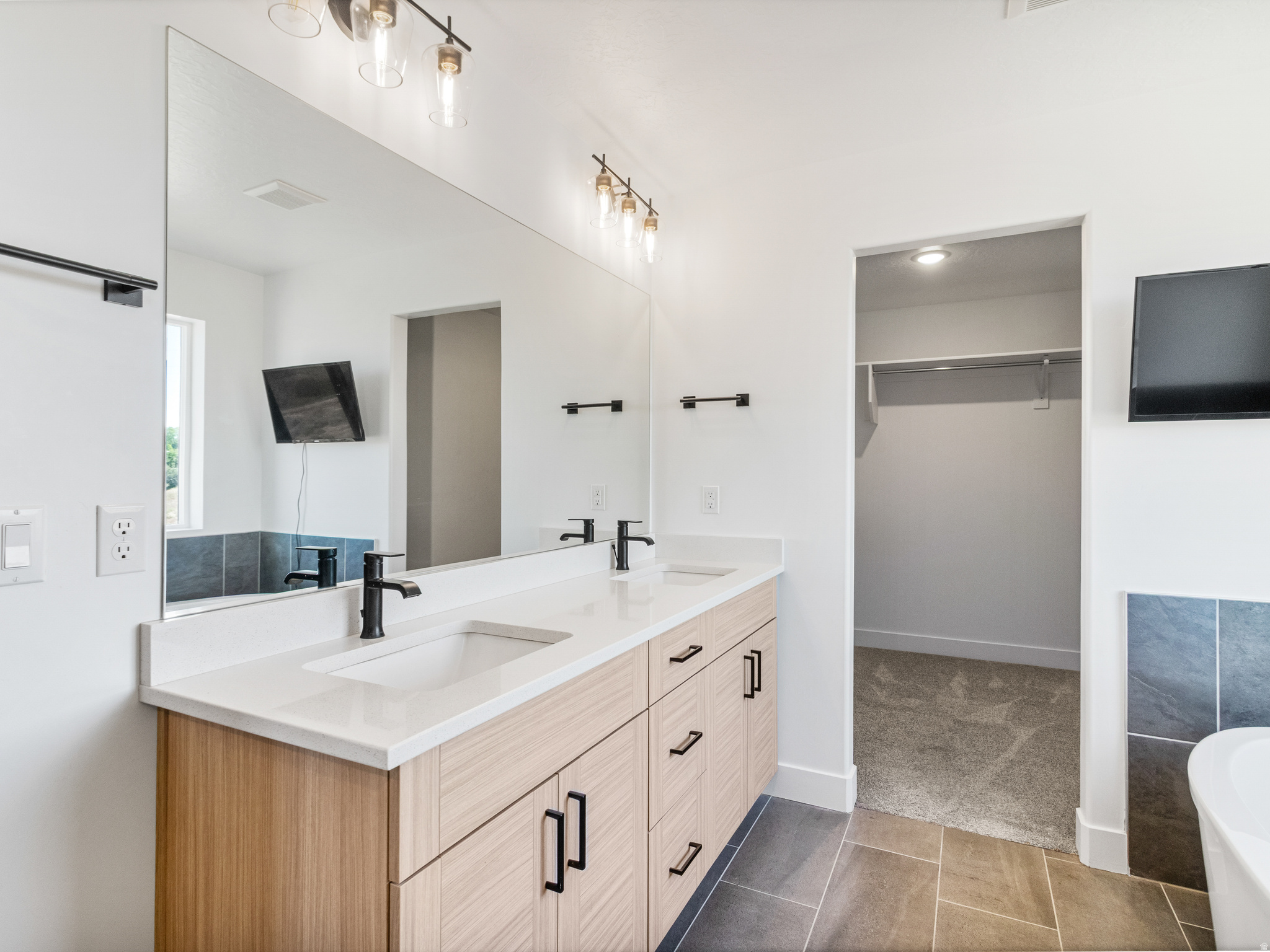 BRINGHURST STATION - Residential