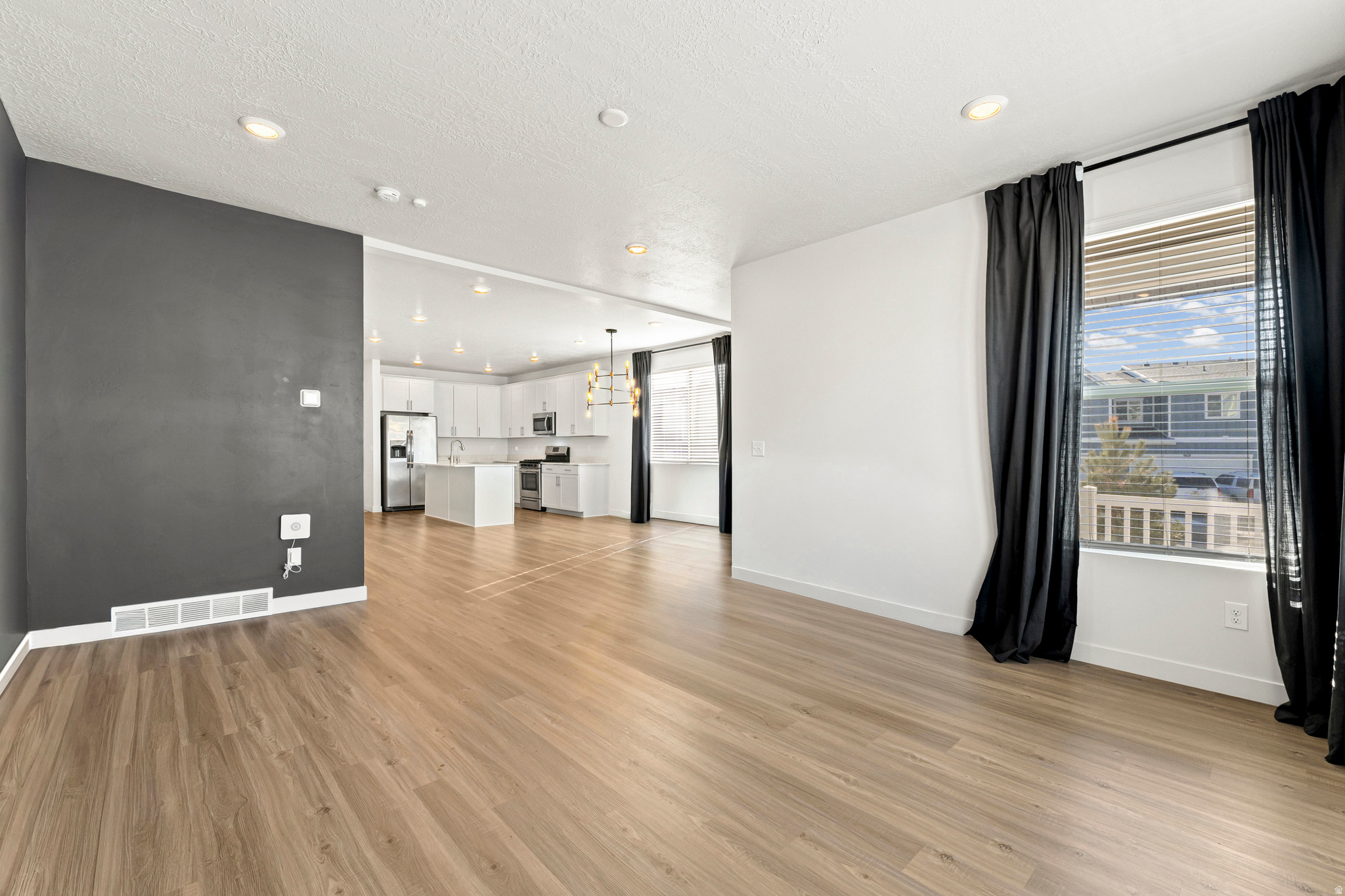 SUNFLOWER FIELDS - Residential