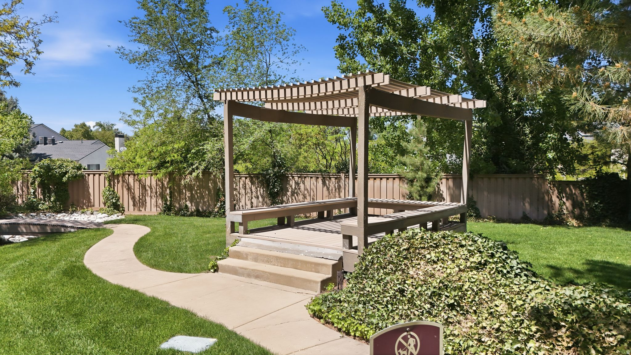 MONTROSE VILLAGE - Residential