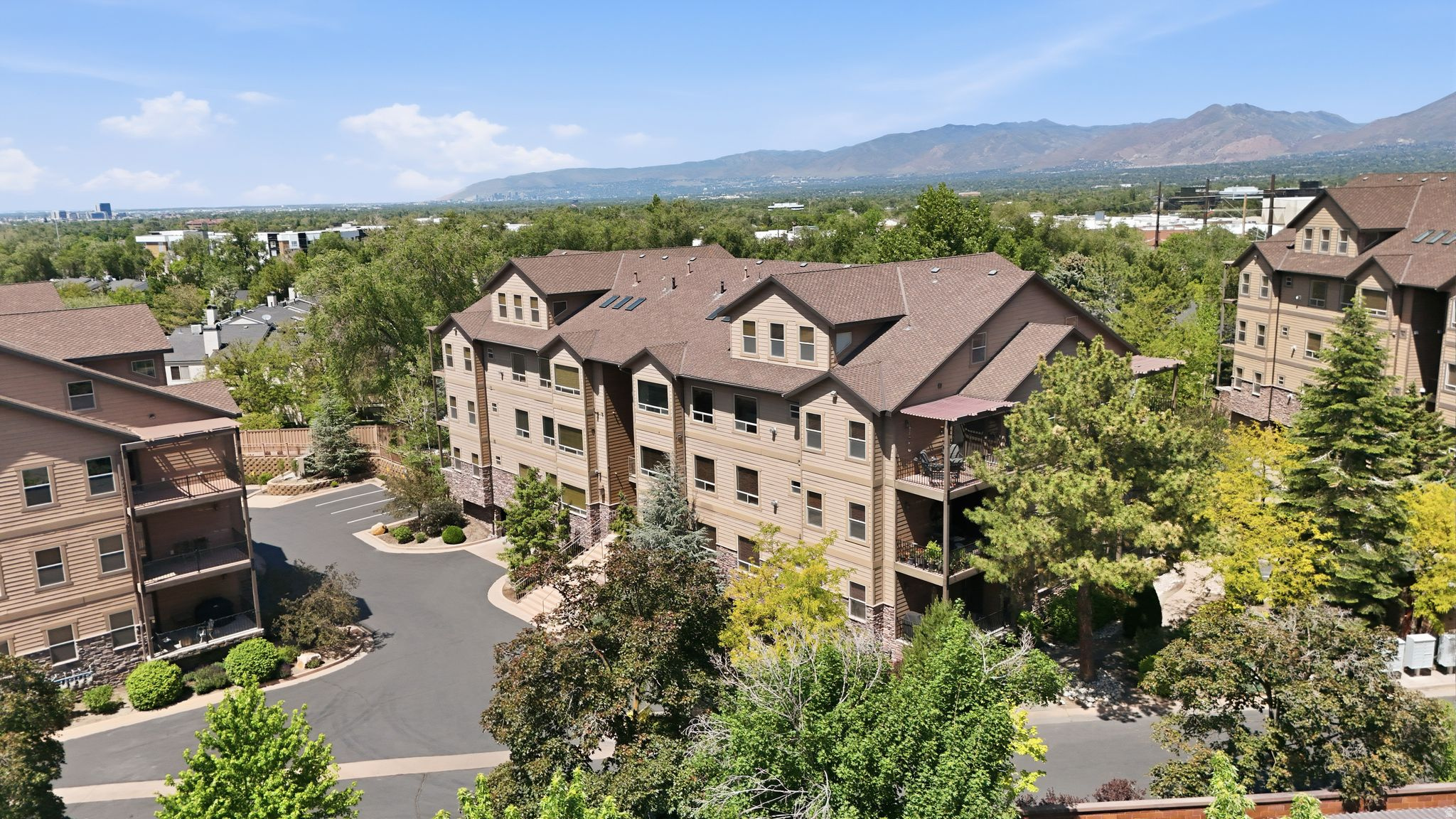 MONTROSE VILLAGE - Residential