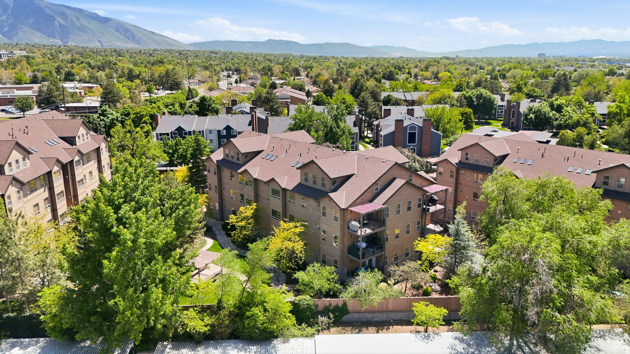 MONTROSE VILLAGE - Residential