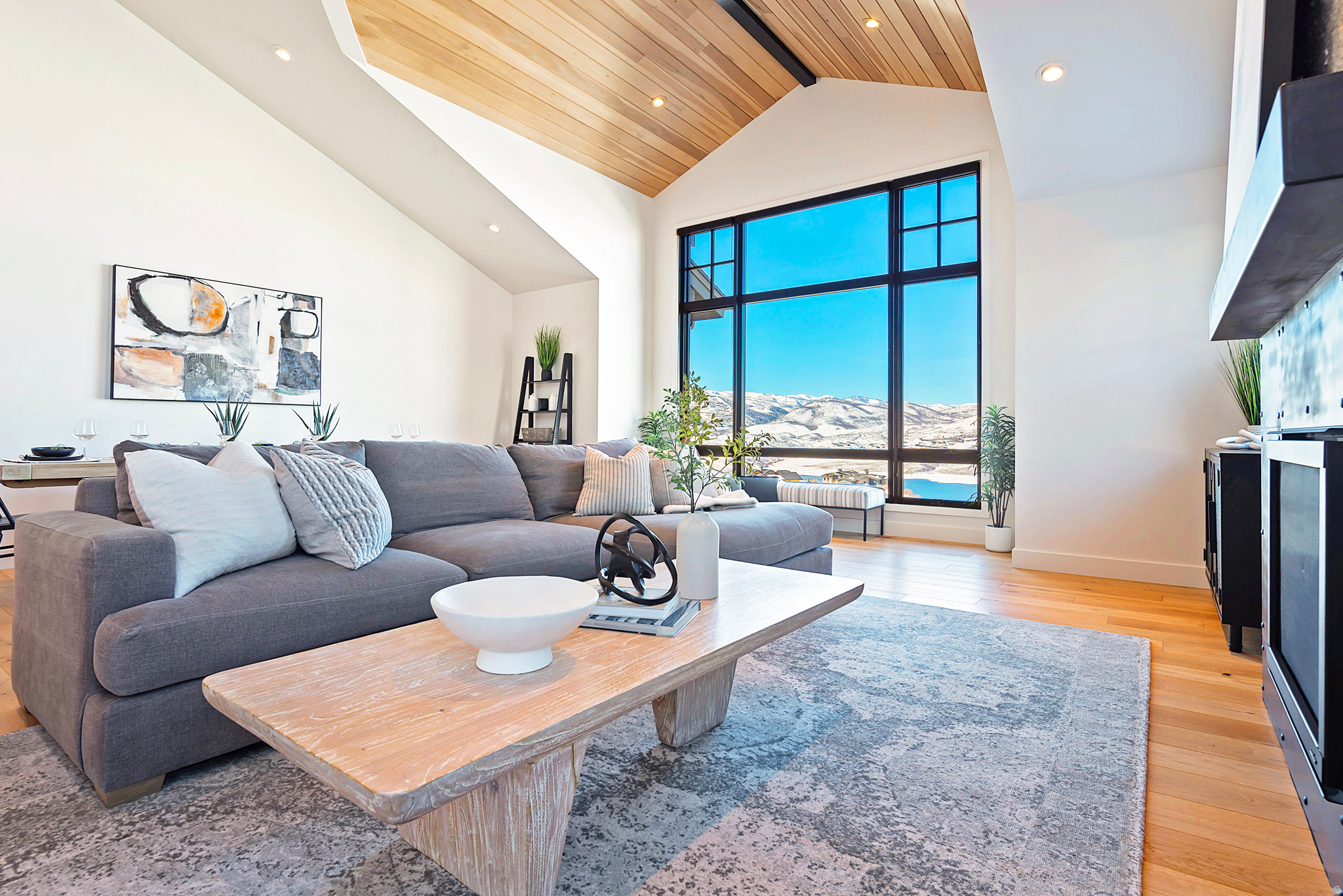 HIDEOUT CANYON PHASE 1 - Residential