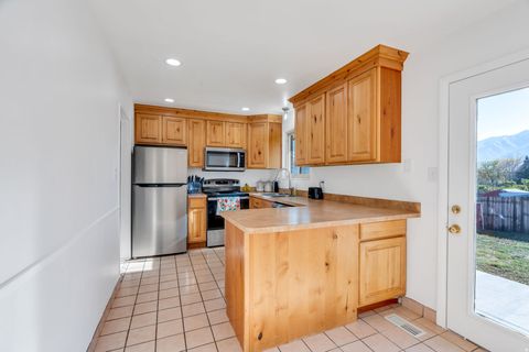 Tiny photo for 290 N 500 E, Salem, UT 84653 (MLS # 2154116)