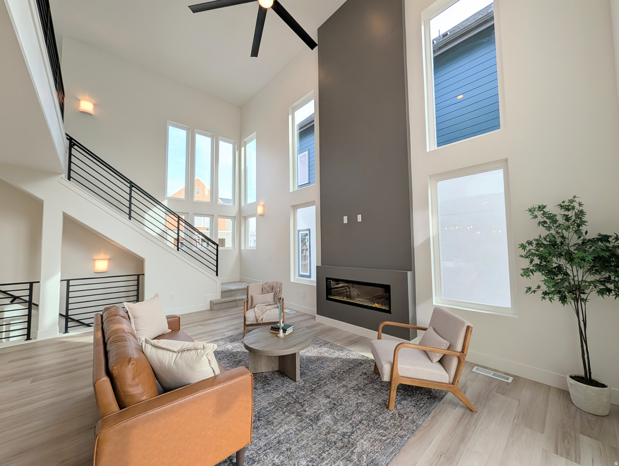 DAYBREAK - Residential