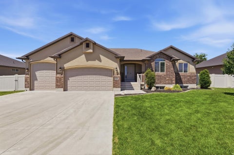 Photo of 1302 W 2535 N, Clinton, UT 84015 (MLS # 2163638)