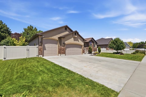 Tiny photo for 1302 W 2535 N, Clinton, UT 84015 (MLS # 2163638)