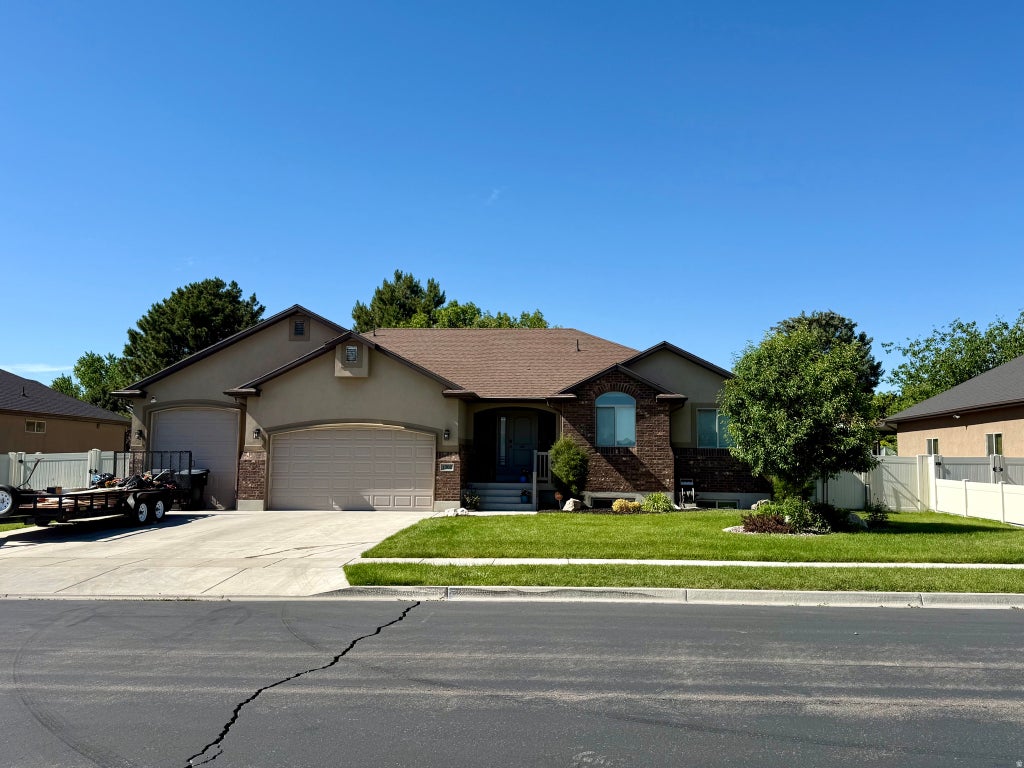 Photo of 1302 W 2535 N, Clinton, UT 84015 (MLS # 2163638)