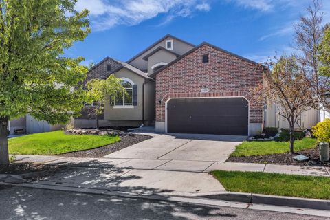 Photo of 4433 W MANKATO ST, Riverton, UT 84096 (MLS # 2156080)