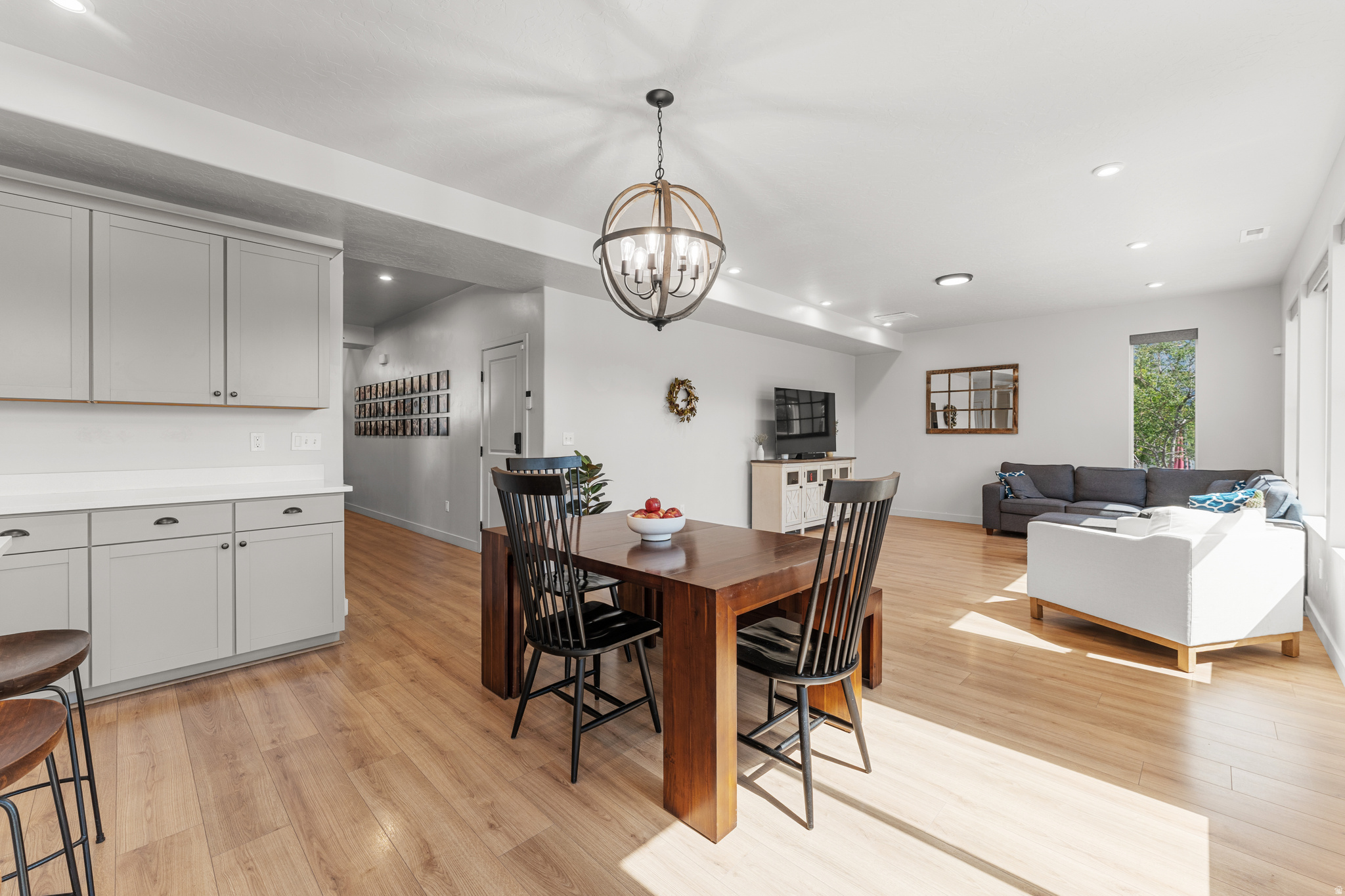 ASHTON - Residential