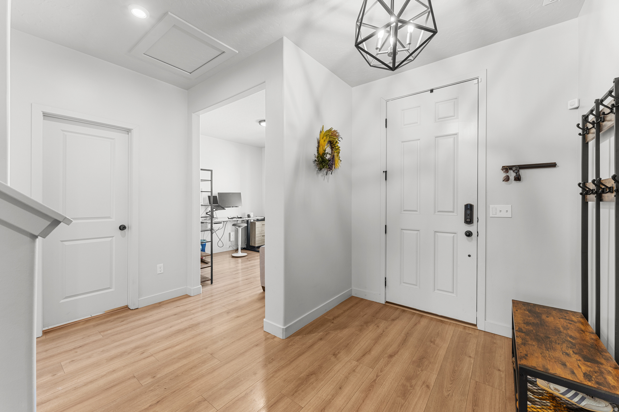 ASHTON - Residential