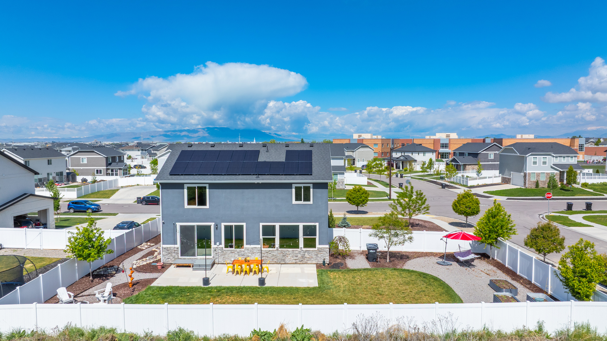ASHTON - Residential
