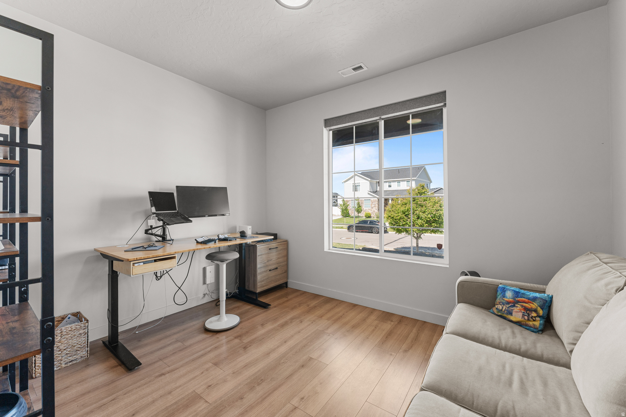 ASHTON - Residential