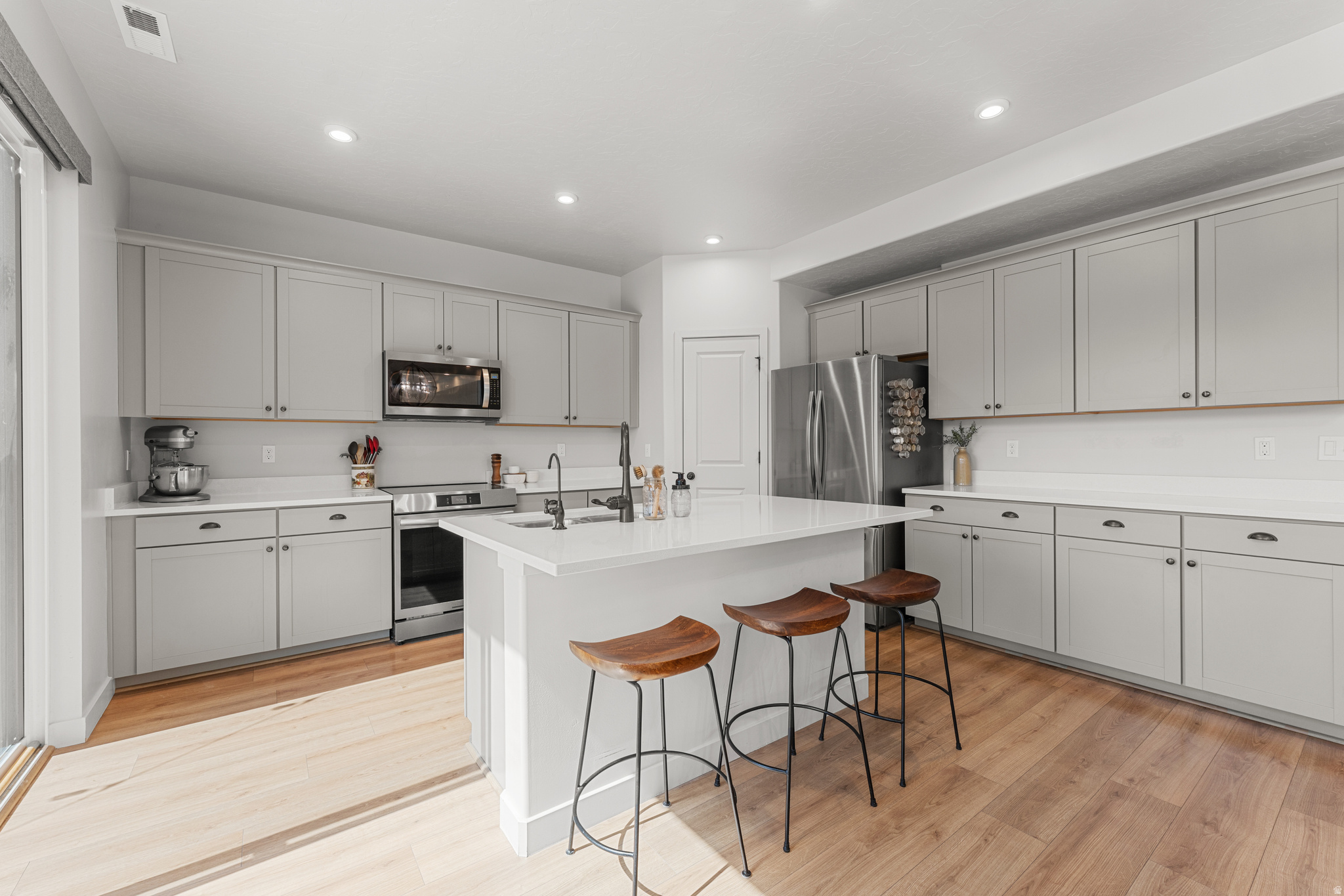 ASHTON - Residential