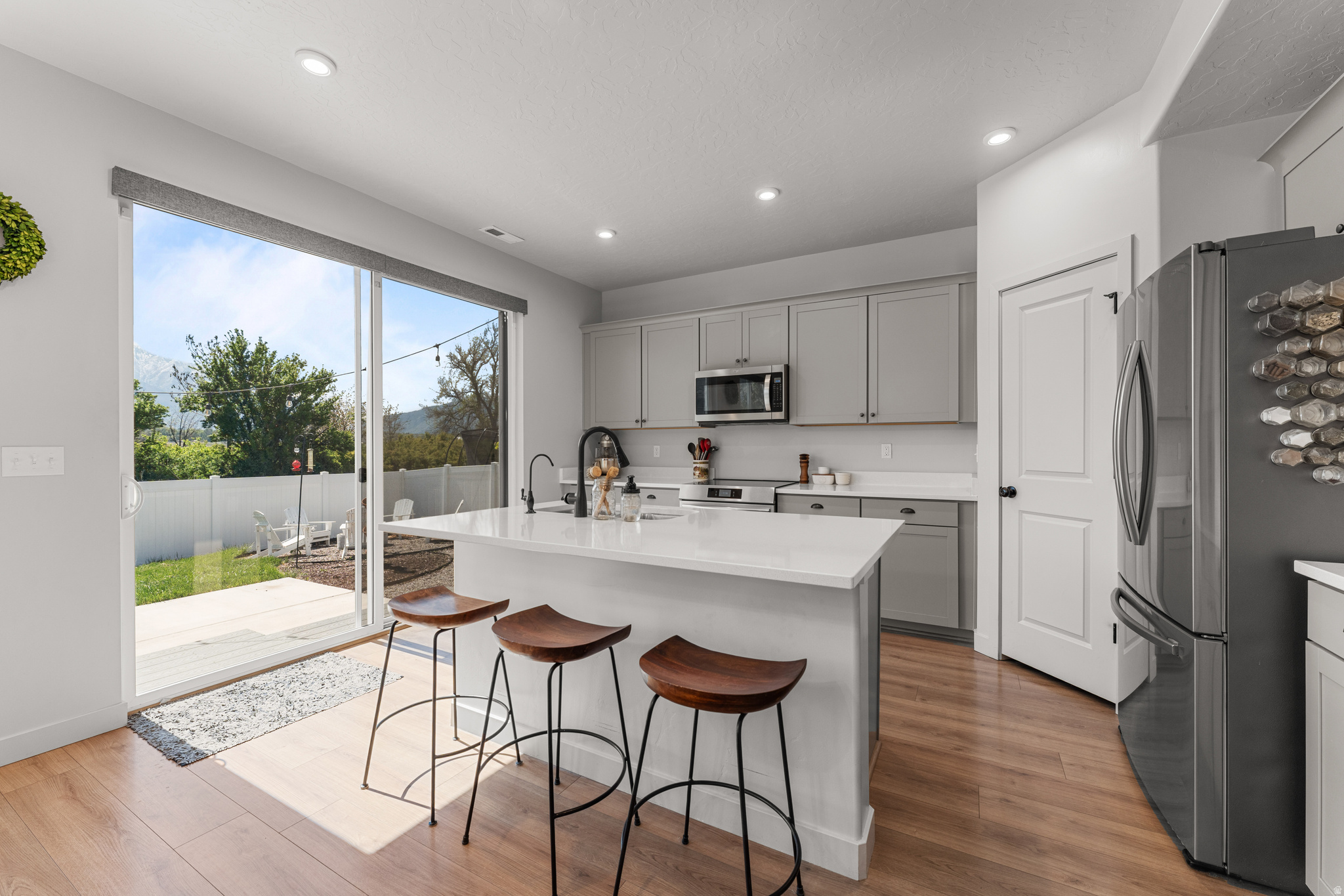 ASHTON - Residential