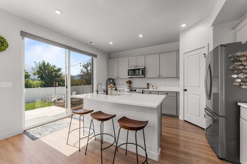 Tiny photo for 805 S SPRING CANYON WAY, Springville, UT 84663 (MLS # 2154933)
