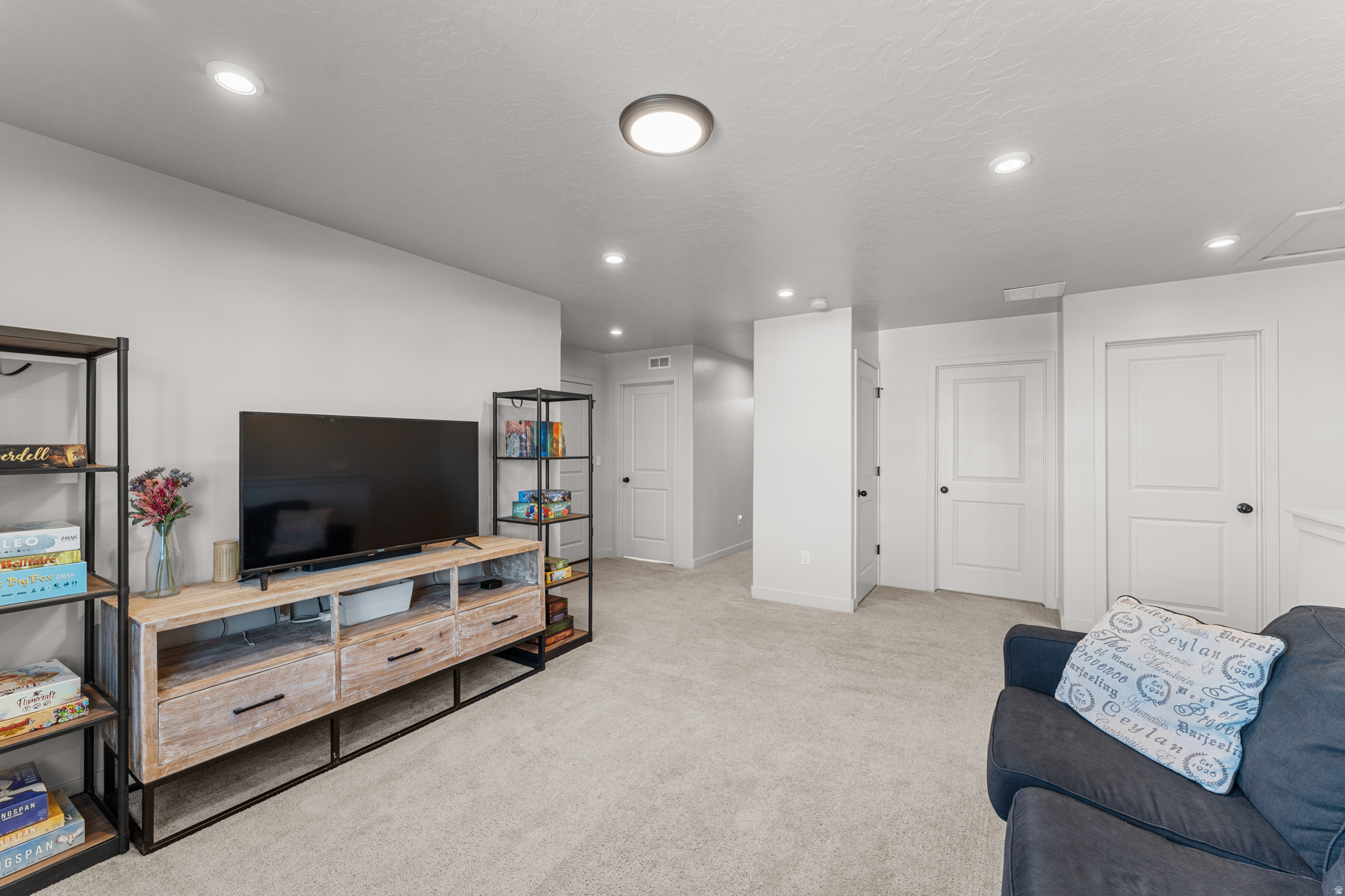 ASHTON - Residential