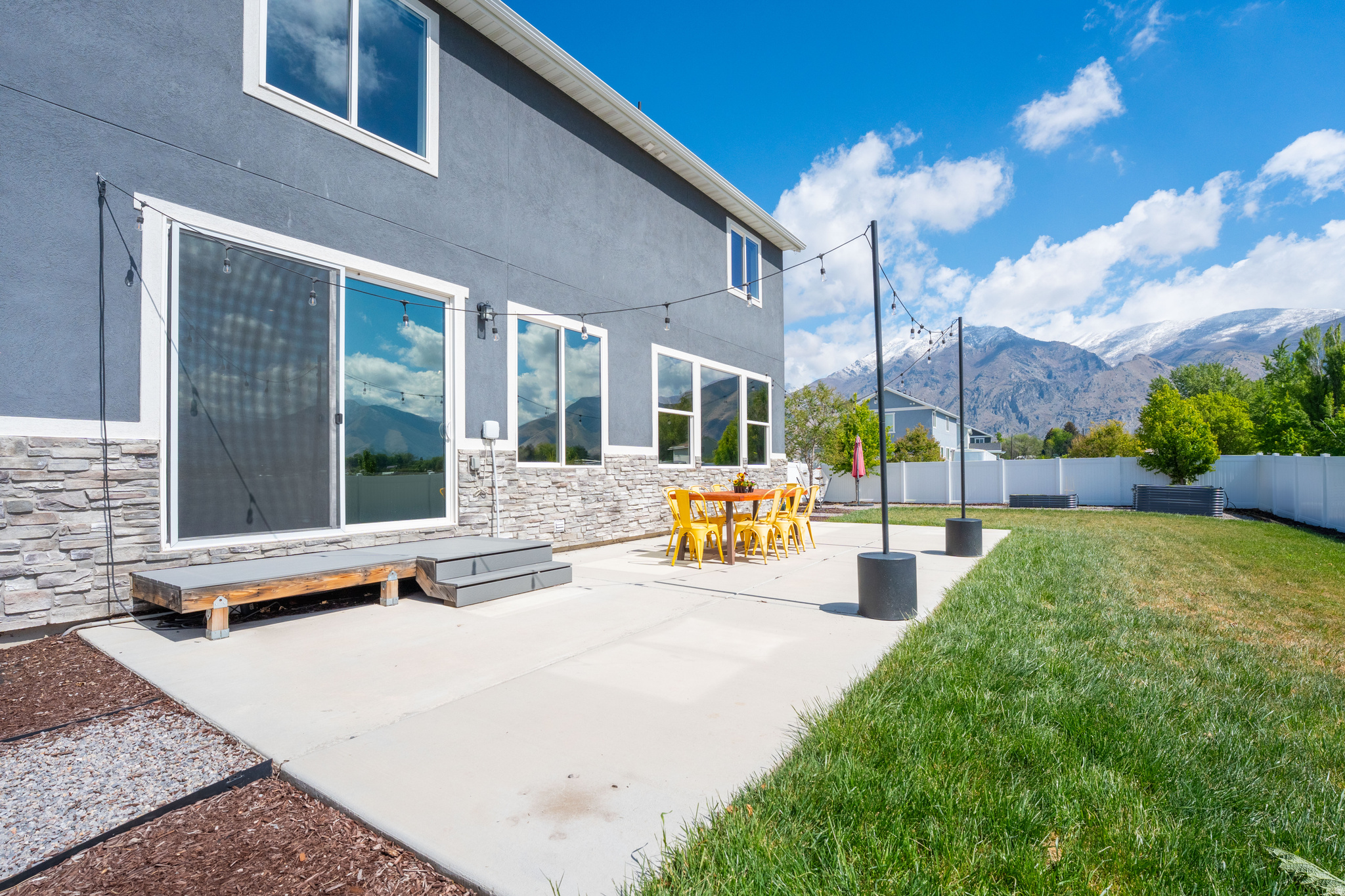 ASHTON - Residential