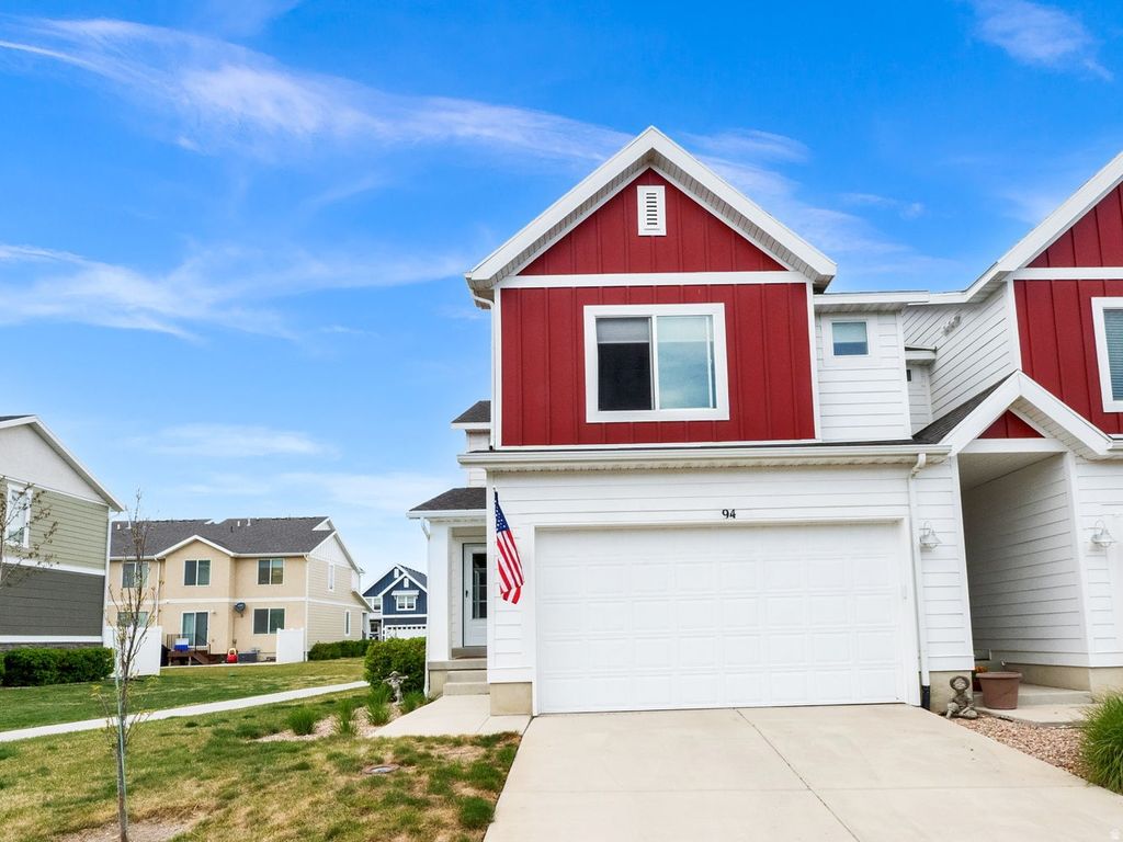 Photo of 94 E ASHGROVE LN, Saratoga Springs, UT 84045 (MLS # 2154939)