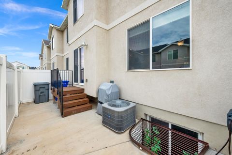 Tiny photo for 94 E ASHGROVE LN, Saratoga Springs, UT 84045 (MLS # 2154939)