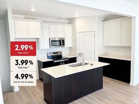 Photo of 897 S MATHILDA DR #254, Saratoga Springs, UT 84045 (MLS # 2123925)