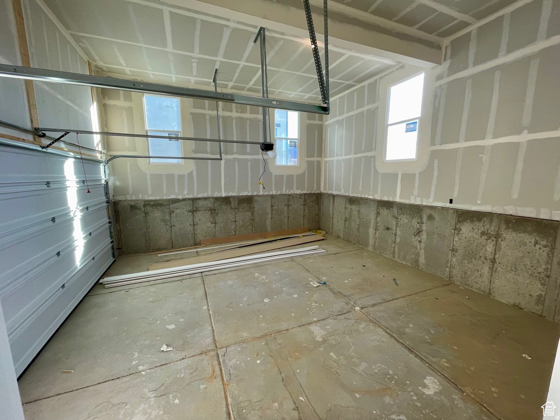 BEACON POINTE - Residential