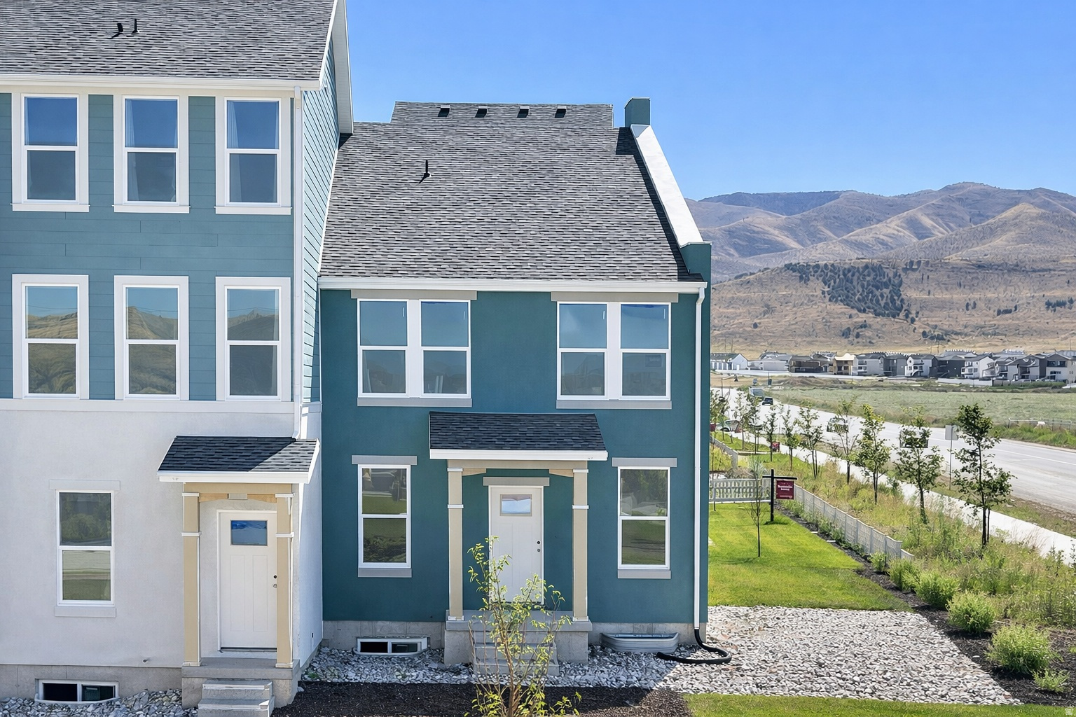 BEACON POINTE - Residential