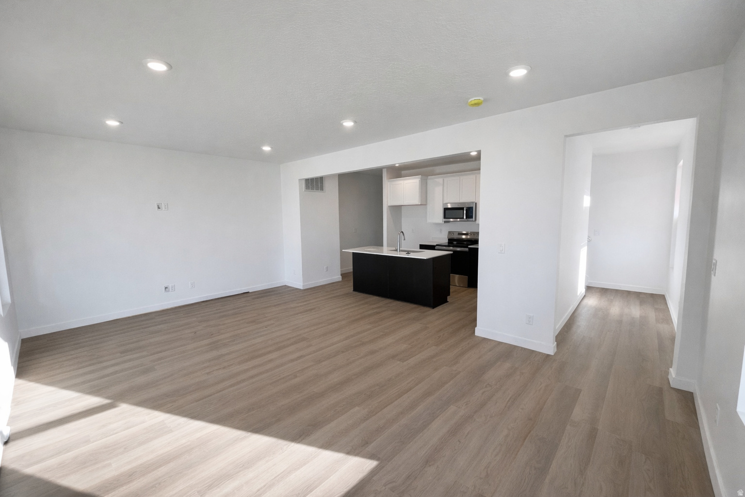 BEACON POINTE - Residential