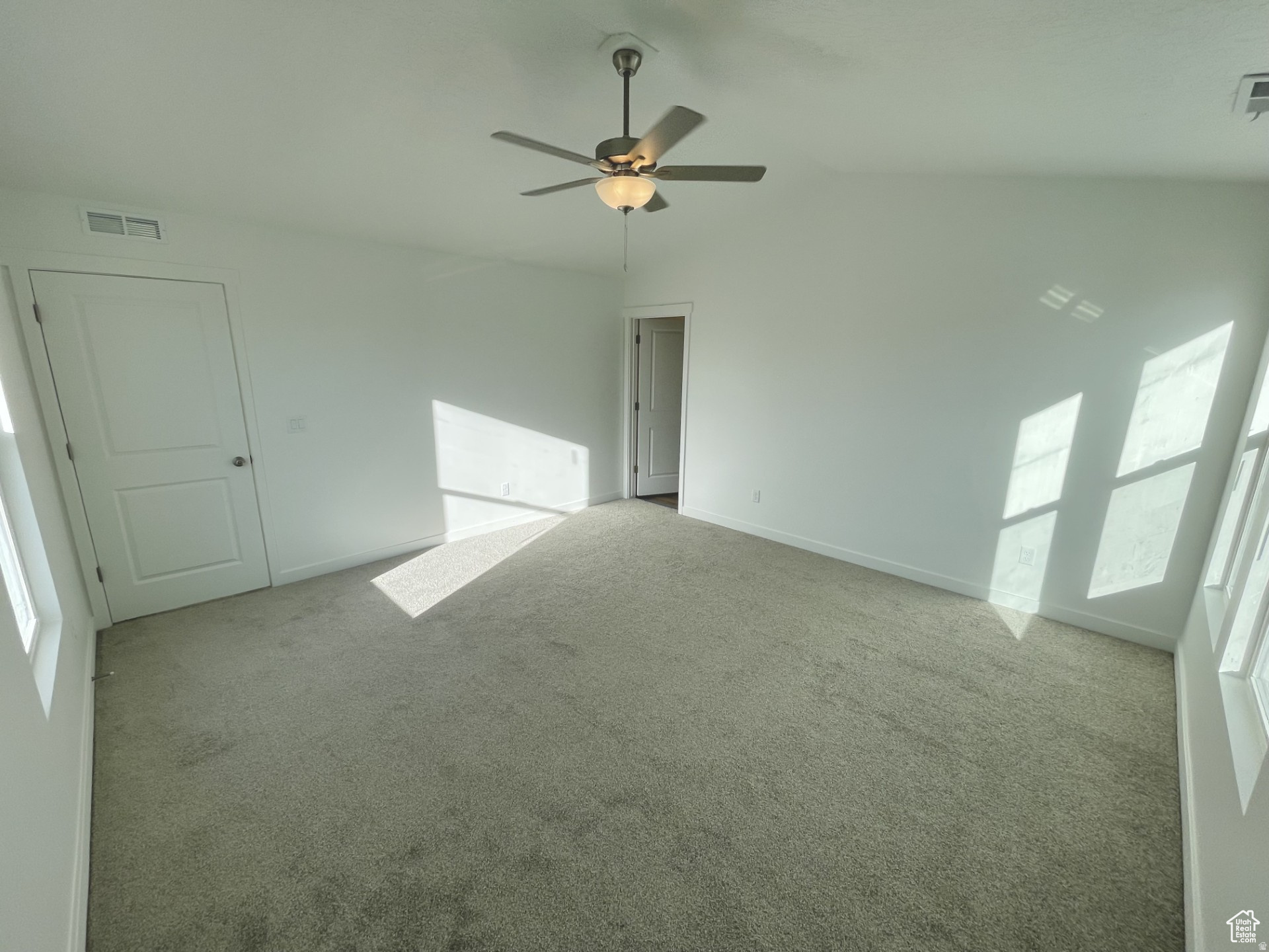 BEACON POINTE - Residential