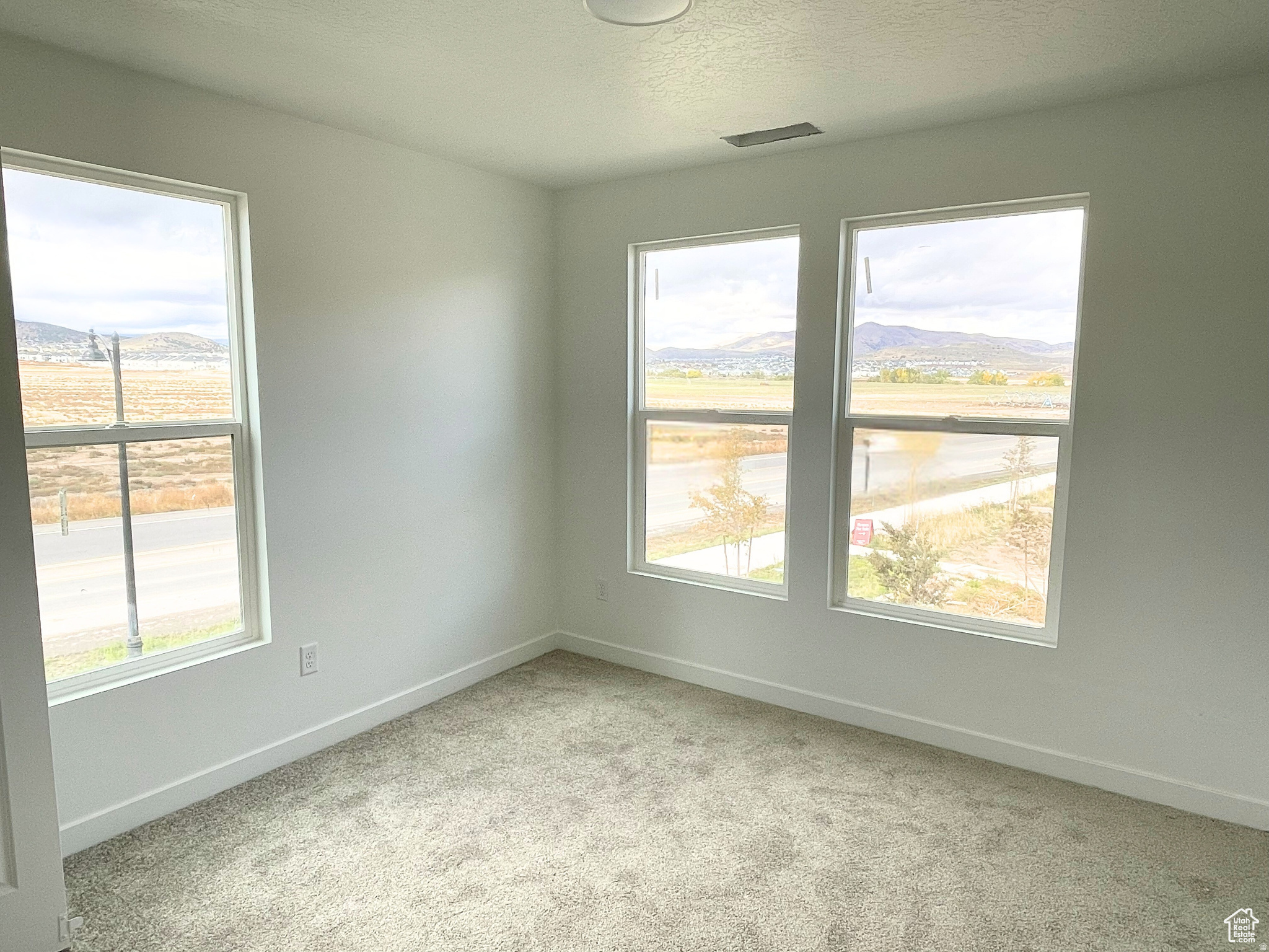 BEACON POINTE - Residential