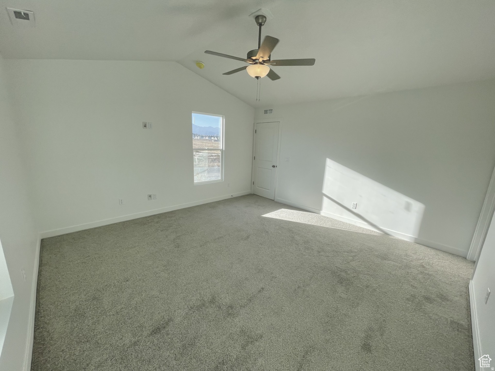 BEACON POINTE - Residential