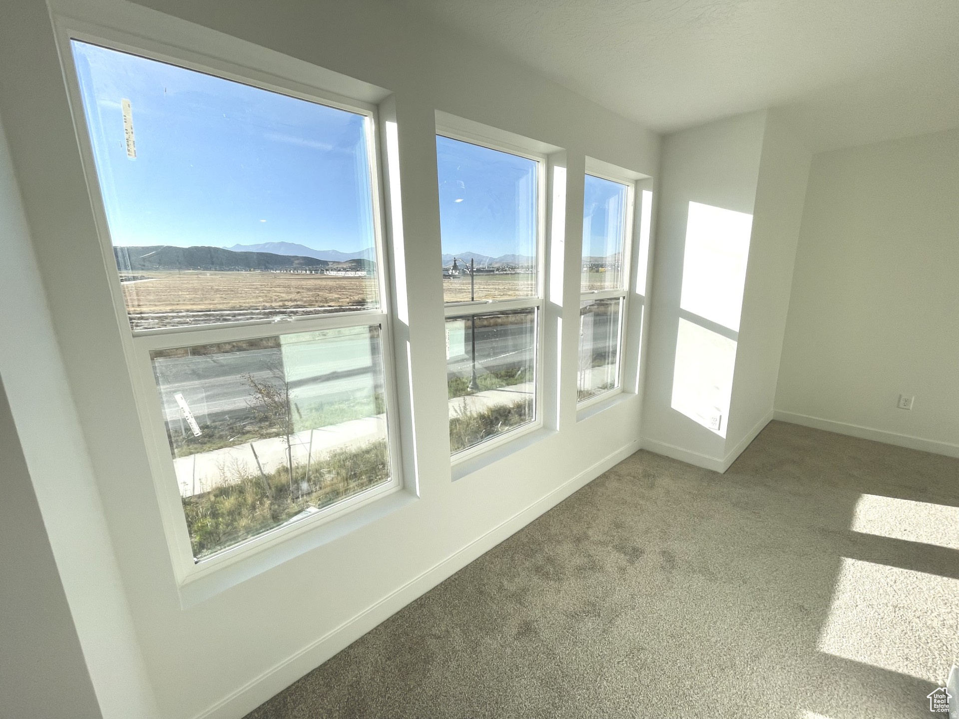 BEACON POINTE - Residential