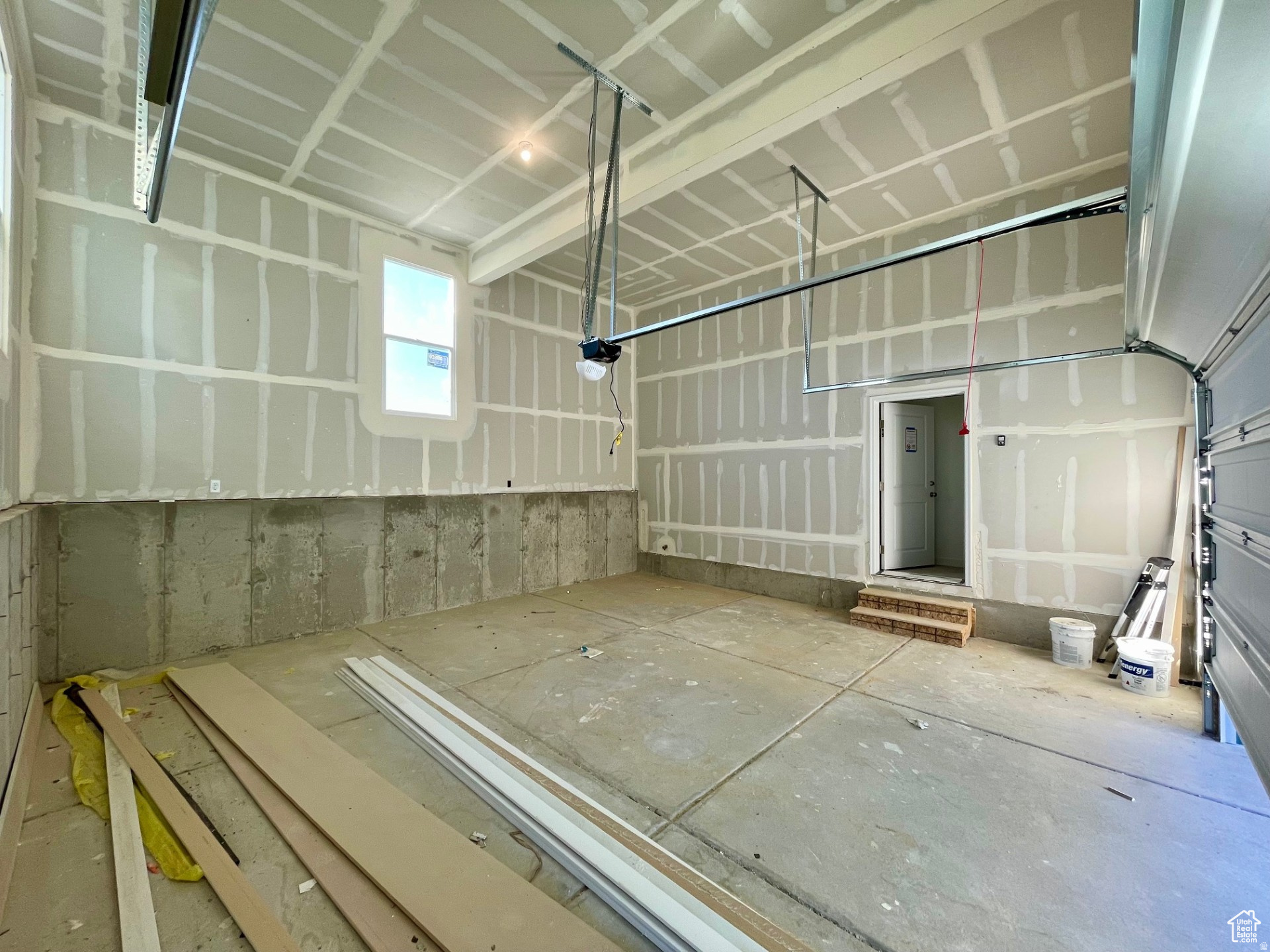 BEACON POINTE - Residential