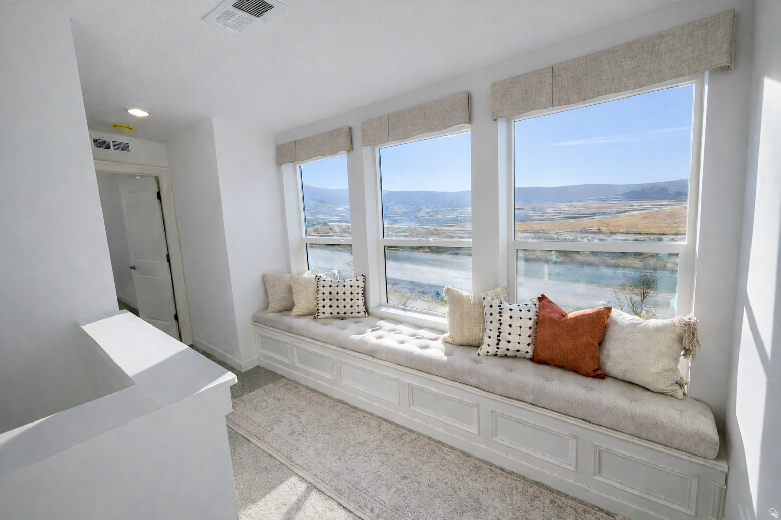 BEACON POINTE - Residential