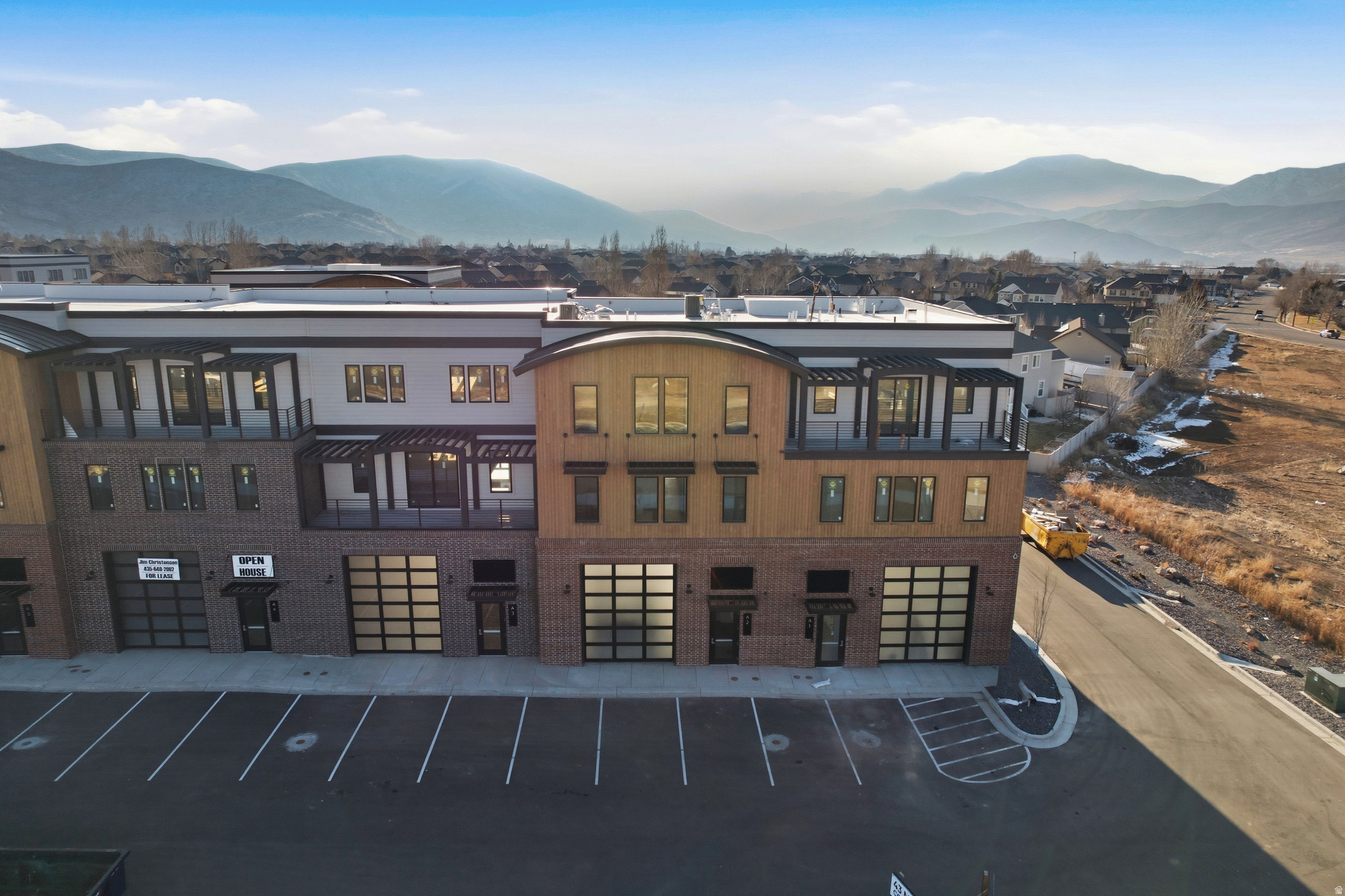 MOUNTAIN VIEW COMMON - Residential