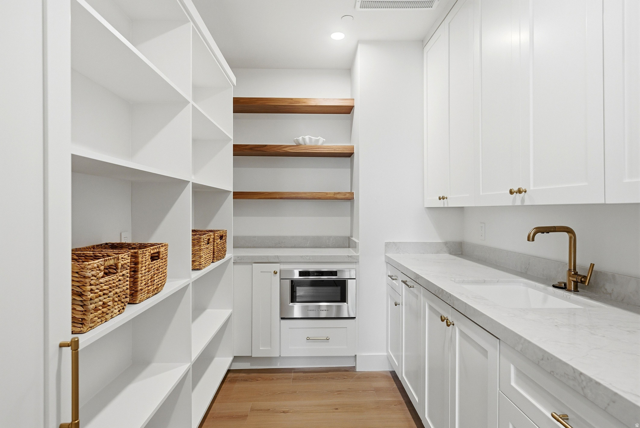 MOUNTAIN VIEW COMMON - Residential