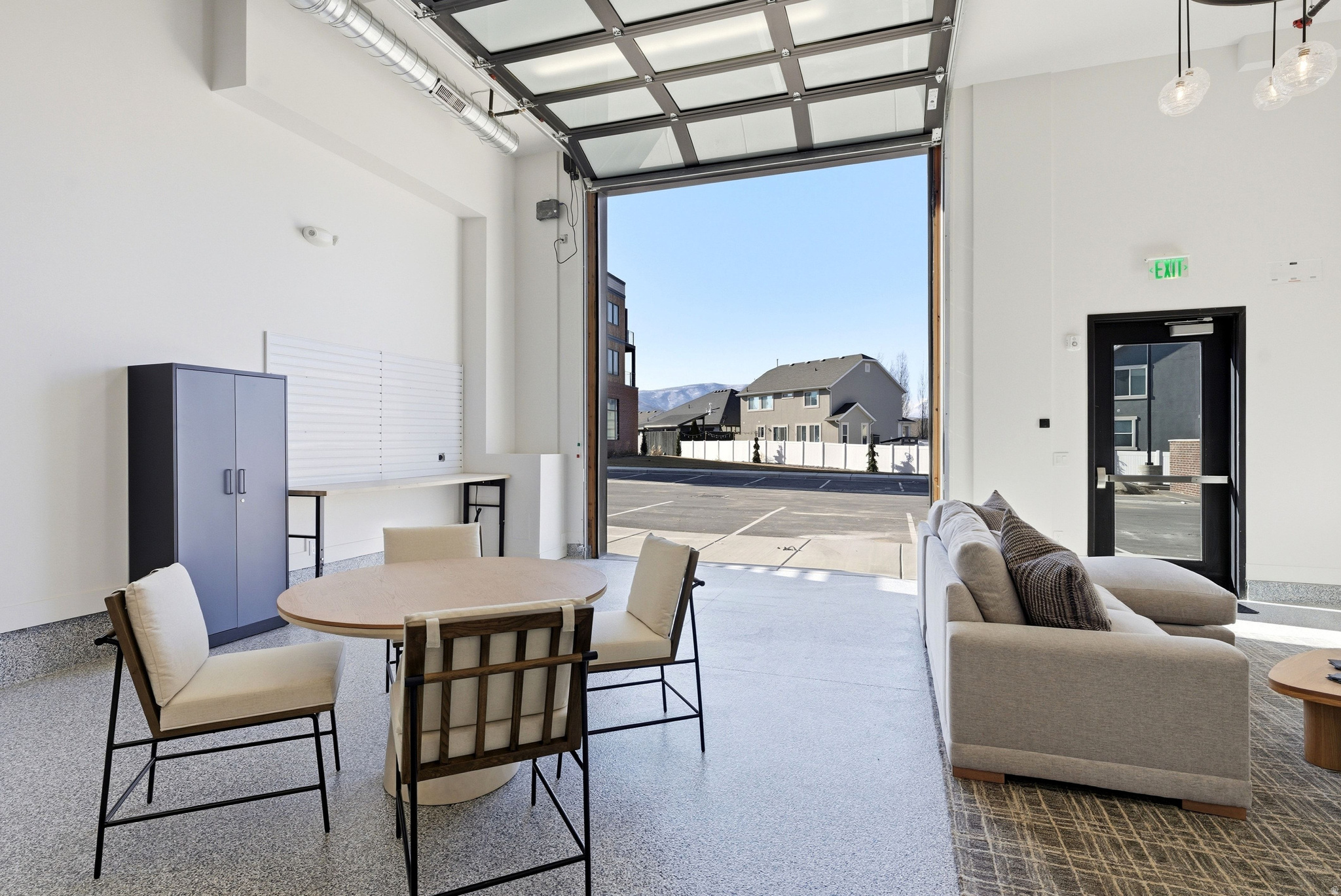 MOUNTAIN VIEW COMMON - Residential