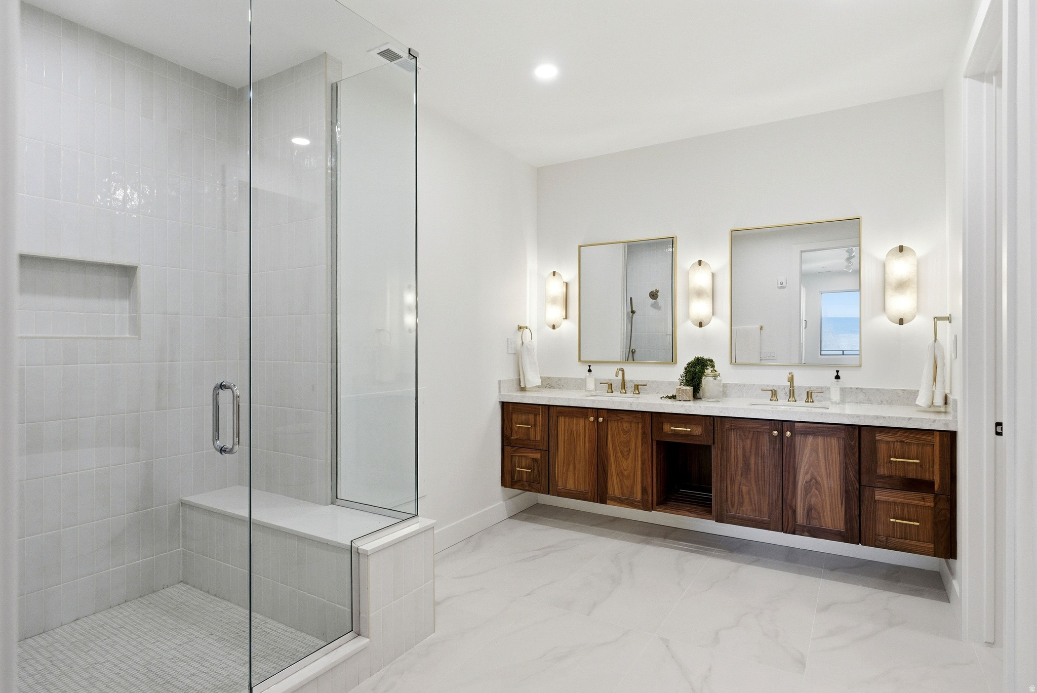 MOUNTAIN VIEW COMMON - Residential