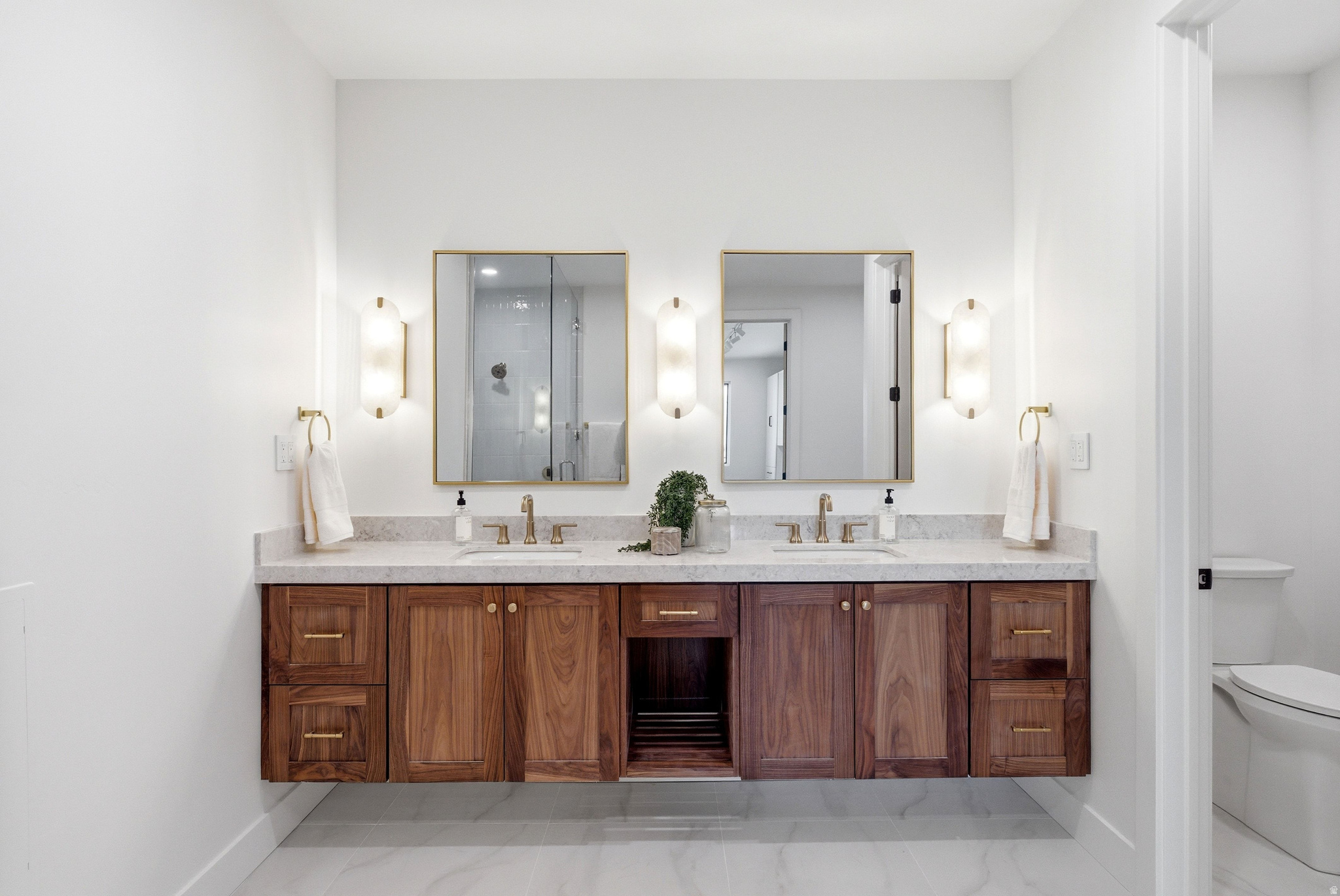 MOUNTAIN VIEW COMMON - Residential