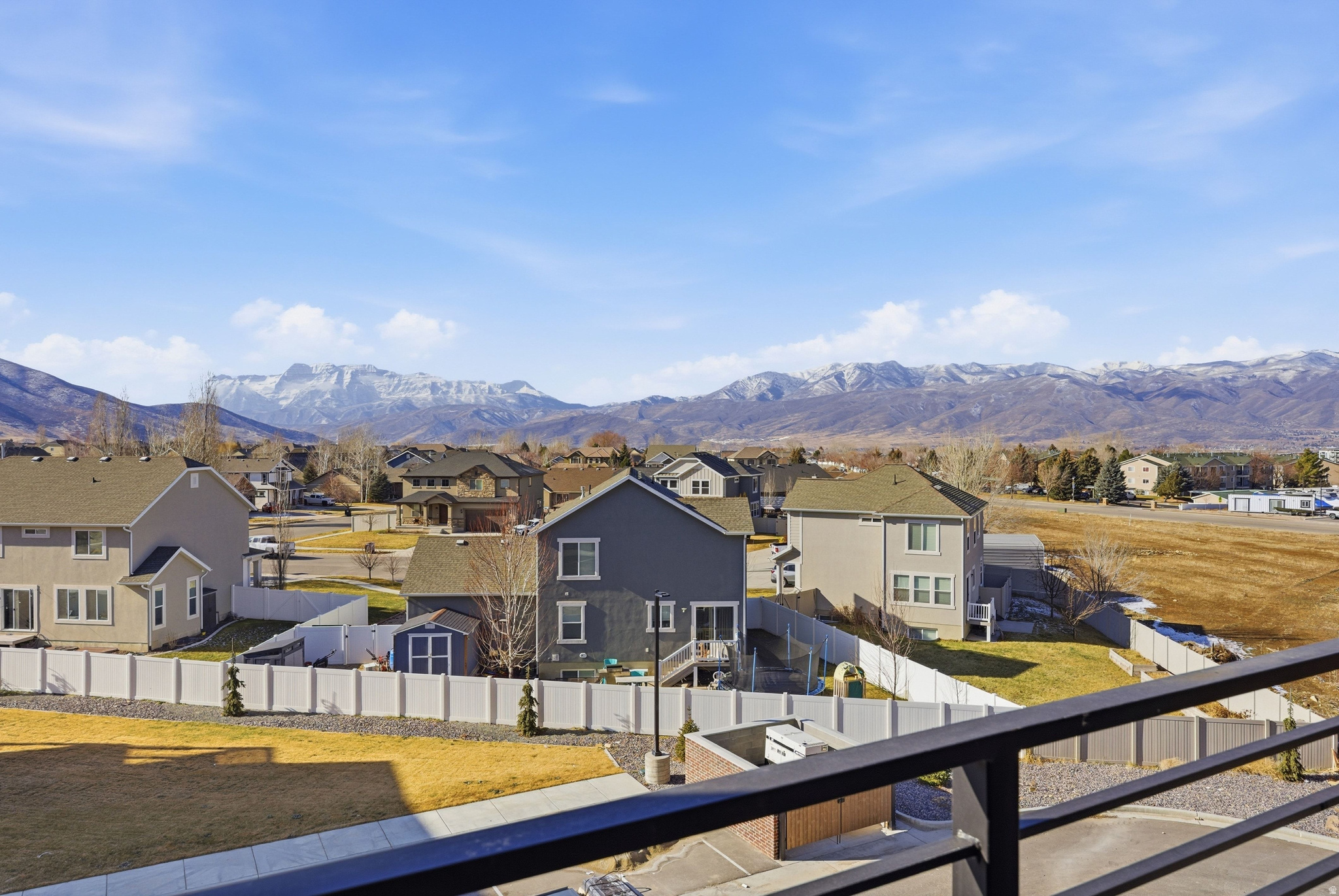 MOUNTAIN VIEW COMMON - Residential
