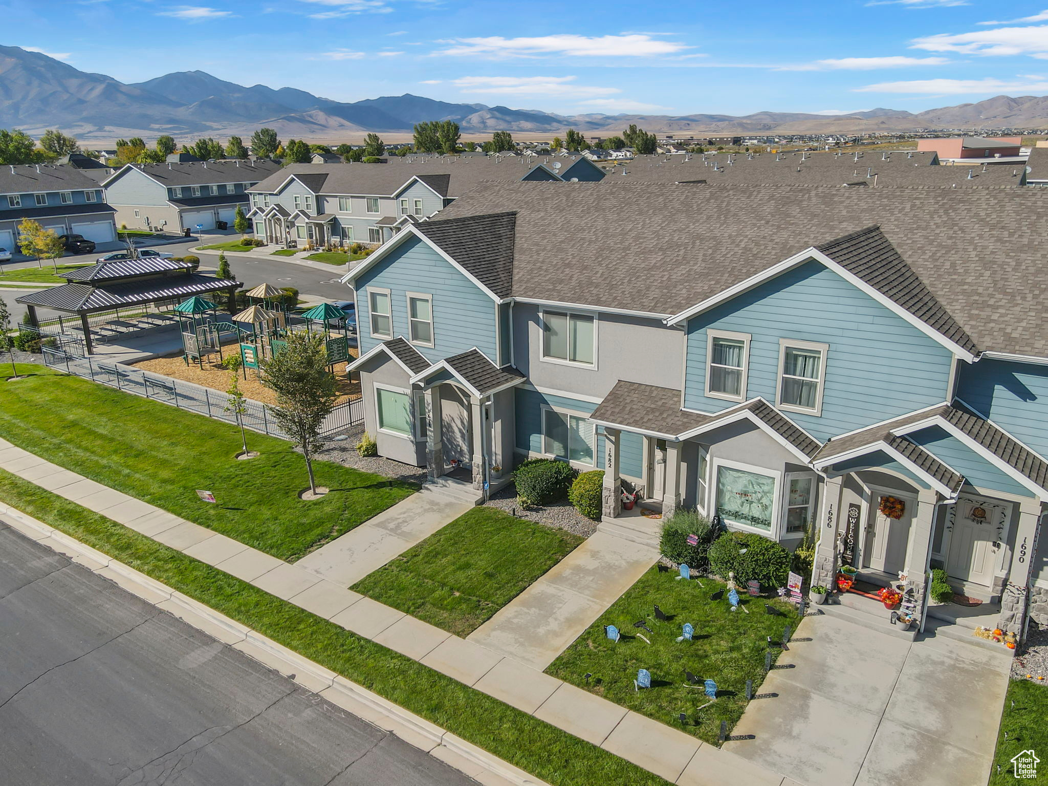 TRAIL HEAD - Residential