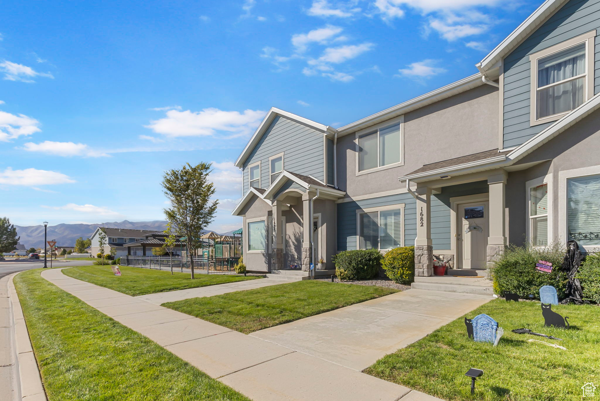 TRAIL HEAD - Residential