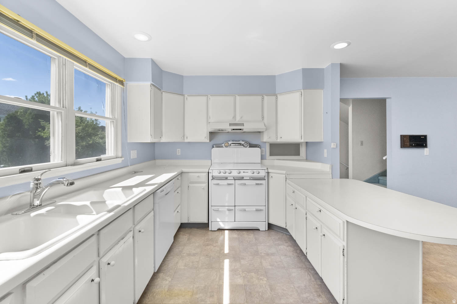 CASA LINDA ESTATES - Residential