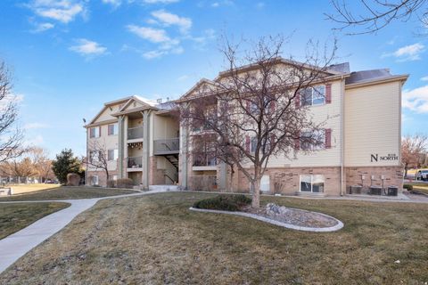 Tiny photo for 8116 N RIDGE LOOP WEST W #8, Eagle Mountain, UT 84005 (MLS # 2153771)