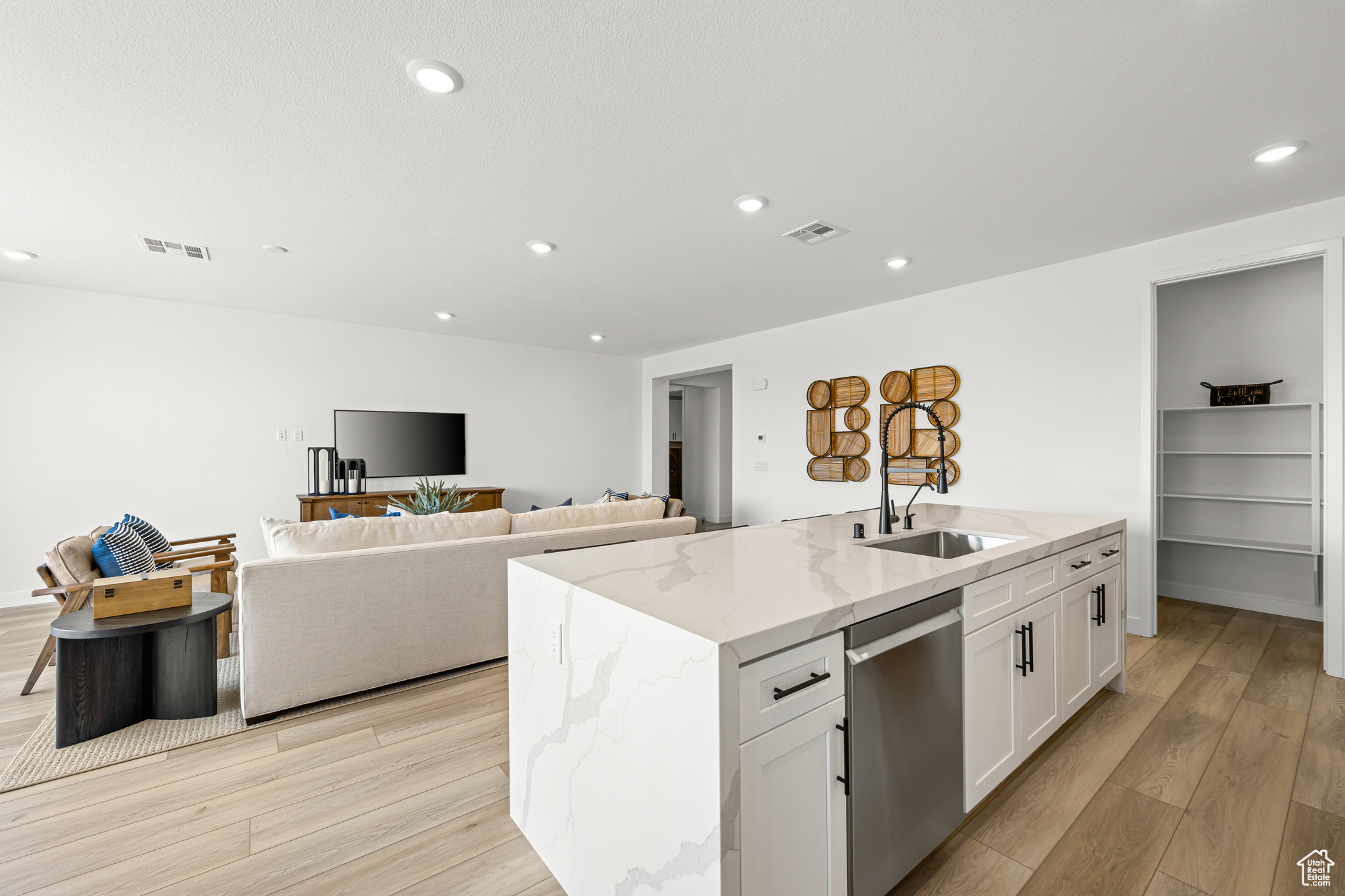 CECITA CREST AT DIVARIO - Residential